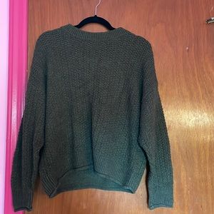 Universal thread green sweater